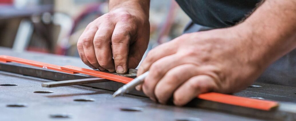 Jak zrobić stół warsztatowy do garażu