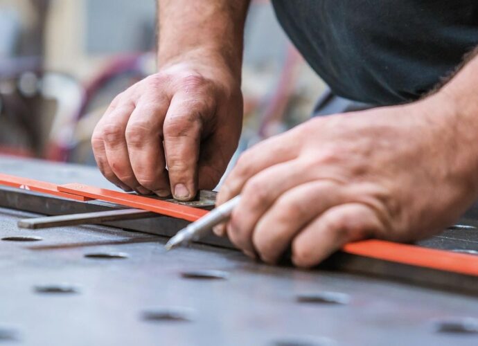 Jak zrobić stół warsztatowy do garażu