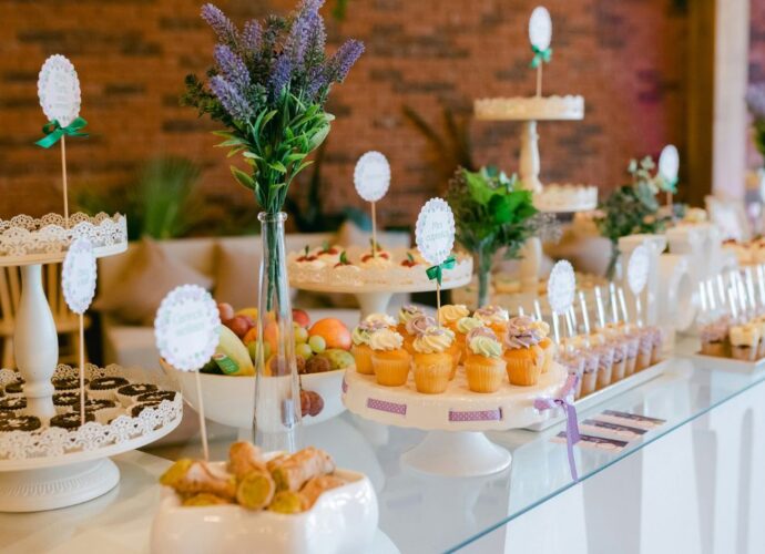 Jak wybrać sprzęt cukierniczy do lokalu gastronomicznego